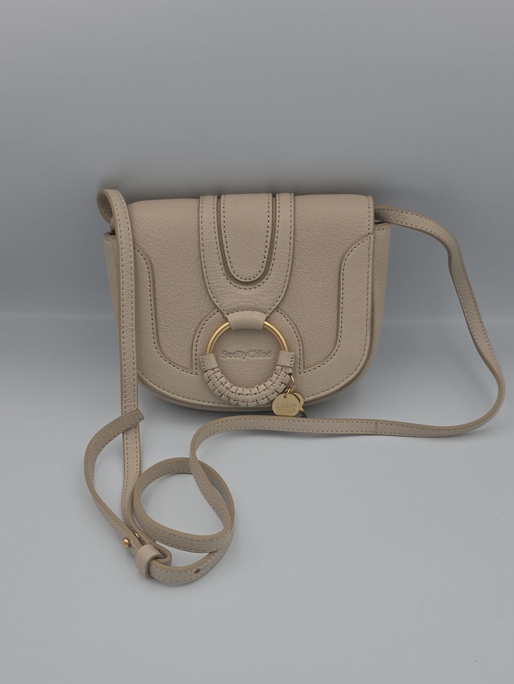 See By Chloè Hana Cement Beige O-Ring Pebbled Leather Small Crossbody (NWOT)✨